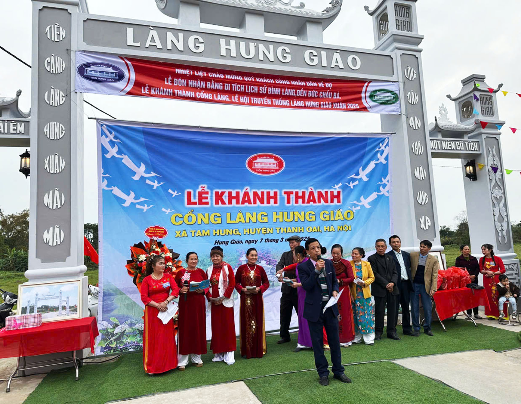 Về nơi cả làng làm thơ